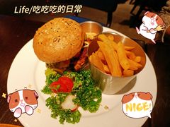 墨西哥辣牛肉汉堡-bluefrog蓝蛙(恒隆广场店)