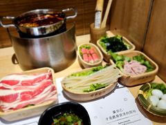 -独食火锅·半米屋台(直营总店)