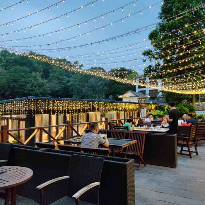 先歌山水山庄(九围店)-"带着孩子没能拍食物照片;但拍了几张环境图.