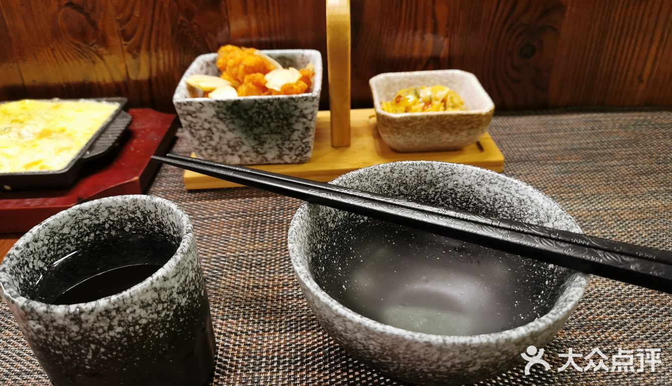 半夜食堂，城市の光