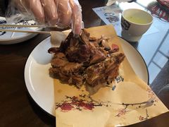 都统府熏排骨-东口码头·烧鸽子·鱼头泡饼·地方菜(金鹰悦城店)