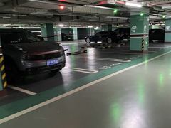 -龙湖天街-停车场