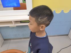 -爆米花儿童美发乐园