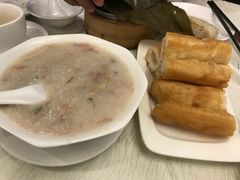 皮蛋瘦肉粥，油条-乙龍天