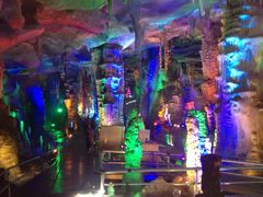 下船的地方很漂亮，很壮观-泰安地下龙宫景区