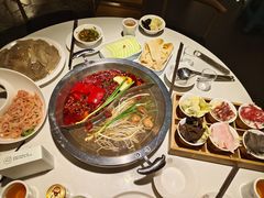 -茅草房·河畔园林火锅