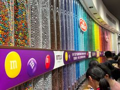 -m豆巧克力世界(上海世茂广场店)