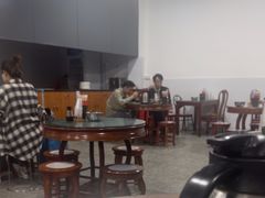 -容里煲仔饭(利丰北路店)