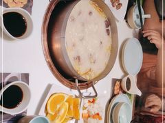 -洪氏嗨捞·猪肚鸡火锅(阳光天地店)