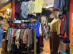 -席娜卡琳火车铁道夜市