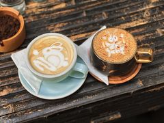 茉莉拿铁-樹下遇见树·咖啡