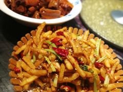 干煸土豆丝-刘胖子家常菜·蹄花焖藕(中央花园店)