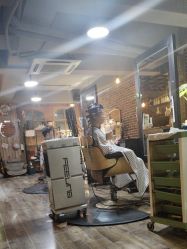 -青木造型HAIR·あおき髪を刈る潮人店