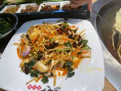 -咱屯子铁锅炖直营店(保利店)