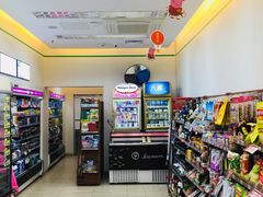 -全家便利店(秀沿路店)