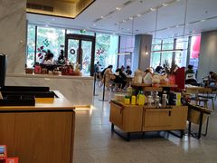 大堂-星巴克臻选(深圳龙华红山天虹店)
