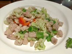 油爆桃仁鸡丁-颜家菜·鲁菜世家(大明湖店)