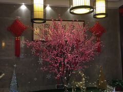 -铂逸梦秦酒店(横店梦幻谷店)