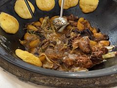 -粘豆包柴火铁锅炖