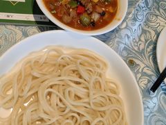 过油肉拌面-巴扎美食·新疆菜·西域歌舞表演餐厅(新疆大厦店)