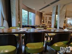 靠窗位-帝豪酒店•马可勃罗西餐厅
