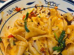 -阿瓦山寨·湘菜现炒·剁椒鱼头王(咸阳总店)