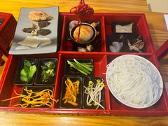 -勺子米线·云南传统小吃市集(四方街店)