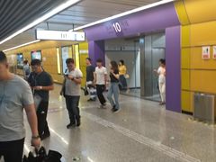 -红土地(地铁站)