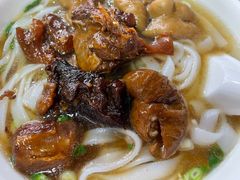 牛腩拼猪肠粉-海幢瑞芳饮食店