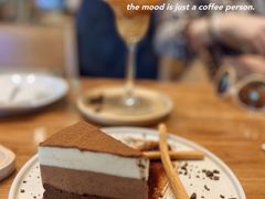 -Chom Cafe and Restaurant