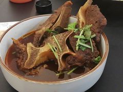 香辣牛骨-贡梅老面馆·蟹粉面·无锡特色小吃(南长街主推店)