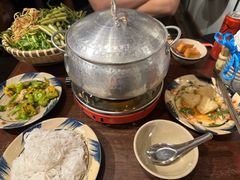 -Cuc Gach Quan Restaurant