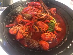 -虾弄弄海派小龙虾·牛羊蝎子火锅