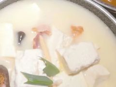 泉水豆腐-吃饭皇帝大土家民族菜(正大广场店)