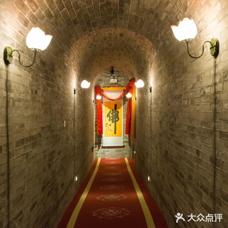 来到这里，能瞻拜到佛祖舍利，真是无上的荣幸