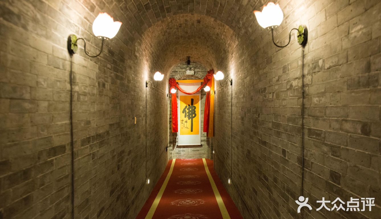 来到这里，能瞻拜到佛祖舍利，真是无上的荣幸