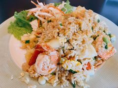 -Chom Cafe and Restaurant