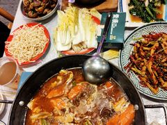 -霄汉牛三鲜湖北砂锅菜(万松园2店)