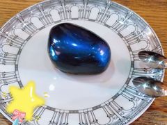 黑曜石蛋糕-白兔糖咖啡