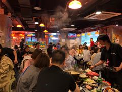 大堂-鲜入围煮花胶鸡海鲜火锅