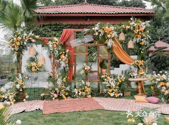 婚礼环境： 户外  婚礼色彩：橙色 亮黄色 灰绿色