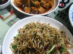 笨豆芽炒粉-19°c海鲜烧烤大排档