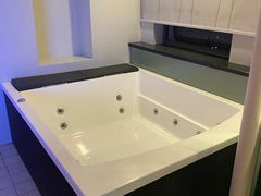 -喜鹊愉家酒店(郑州曼哈顿博览中心地铁站店)