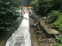 -重庆神龙峡漂流
