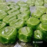 大呼满足。肉松与咸蛋黄在齿颊之间完美结合