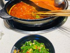 番茄鸳鸯火锅-正宗钢管厂五区·小郡肝火锅·串串香(商品街总店)