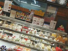 面包甜点陈列柜-西村叔叔的店·面包·甜品·蛋糕(崂山丽达店)