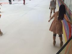 iphone_upload_pic-冰纷万象滑冰场(二七万象城店)