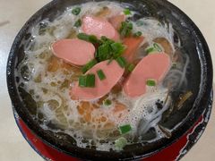 三鲜米线-刚砂锅鸡丝米线