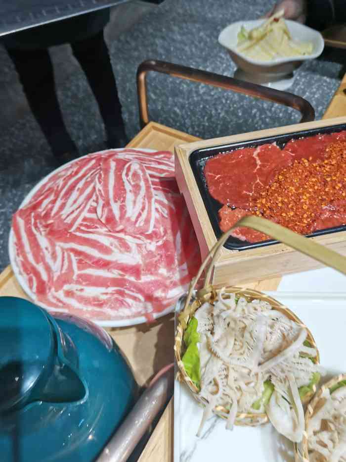 后仓火锅集合店(望蜀苑店)-"那天吃肥肠鱼发现新开了一家生意不错